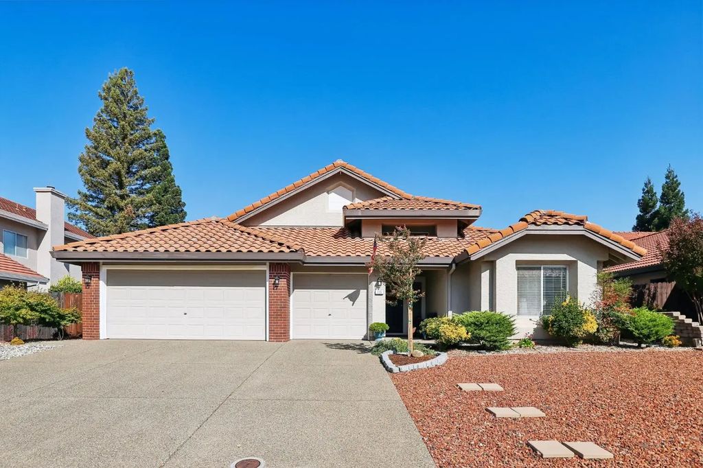 115 Burwood Way, Folsom