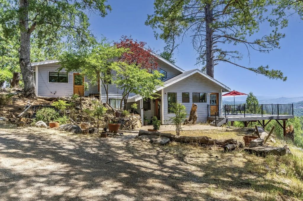 2261 Sand Ridge Road, El Dorado