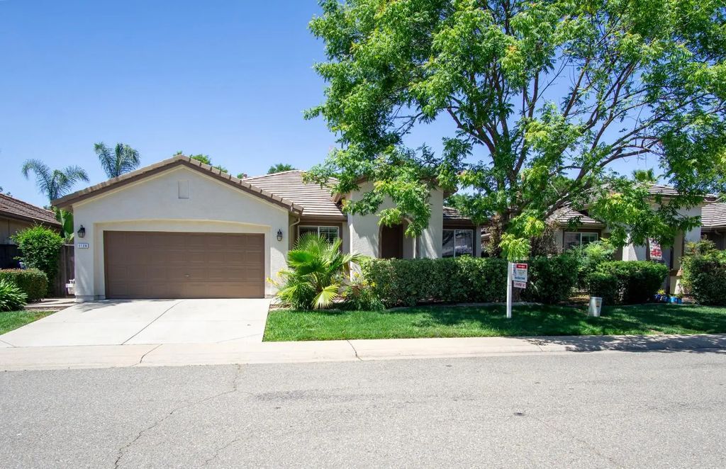 1126 Barrington Lane, Lincoln