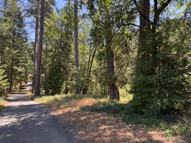 Green Acres Road, Colfax