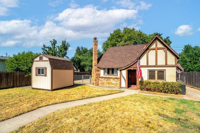 366 J Street, Lincoln