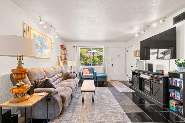 109 Luna Grande Circle #60, Sacramento