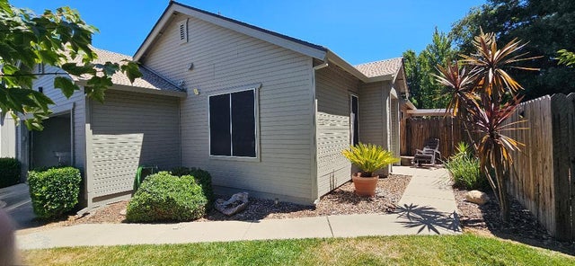 6348 Laguna Mirage Lane, Elk Grove