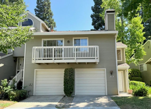 213 Live Oak Circle, Roseville