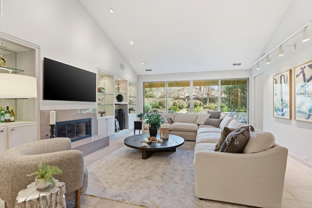 1957 Empire Oaks Court, Gold River