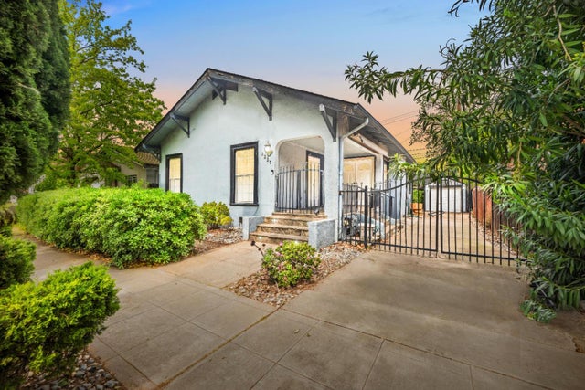 3235 T Street, Sacramento