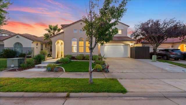 208 La Loma Court, Roseville