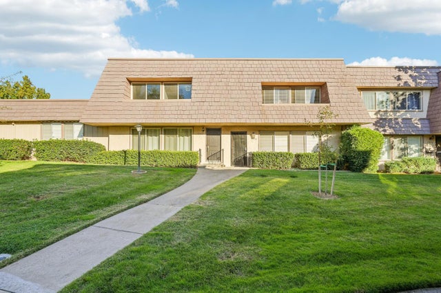 5971 Via Casitas, Carmichael