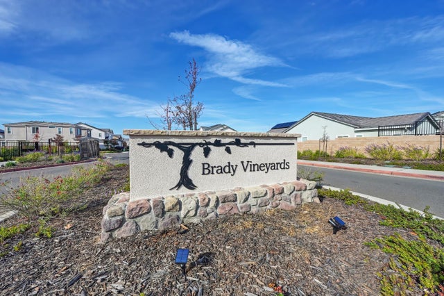 1911 Petite Syrah Lane, Roseville