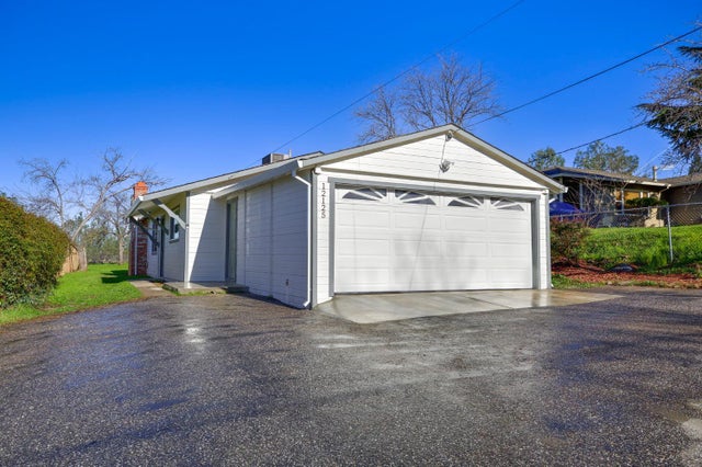 12125 Holly Vista Way, Auburn