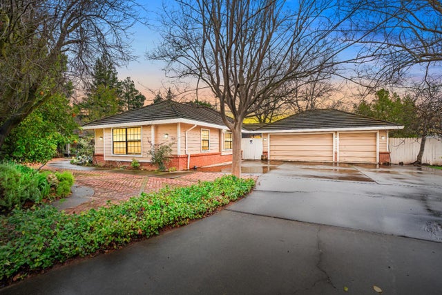 9028 Deleon Court, Elk Grove