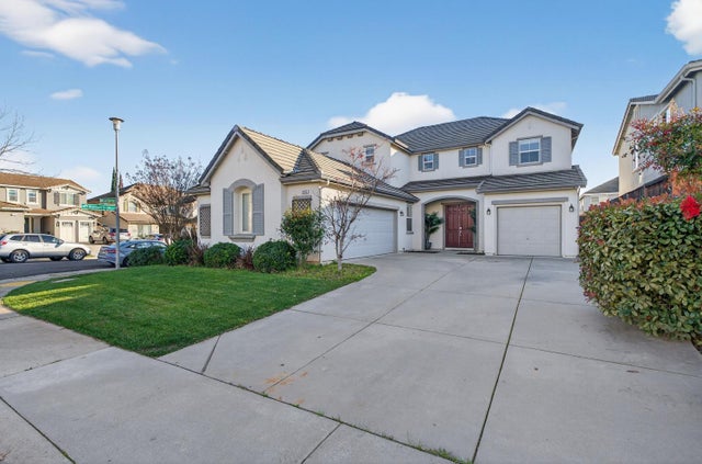 9362 Lost Springs Court, Elk Grove
