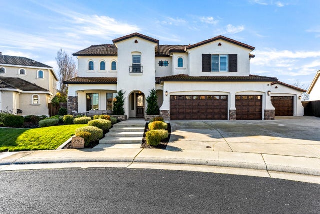 2365 Mendota Way, Roseville