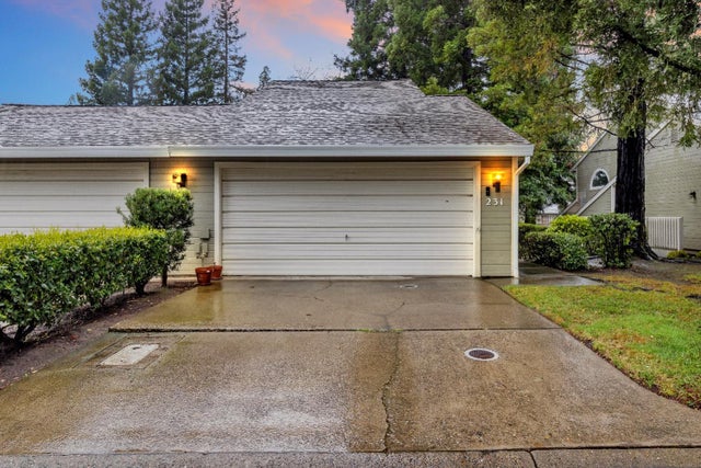 231 Live Oak Circle #2, Roseville