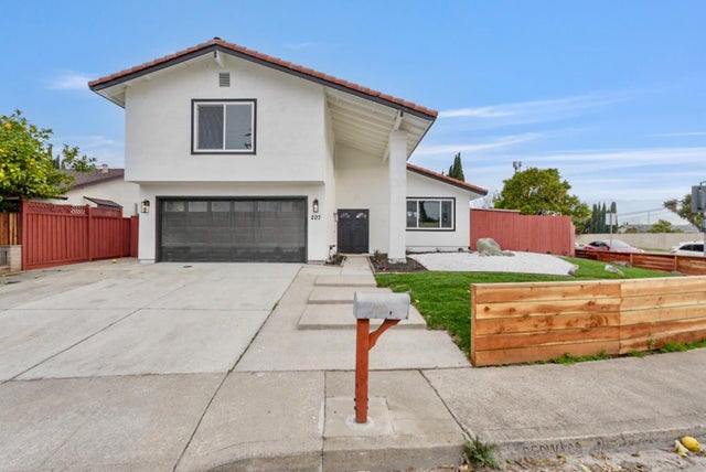 207 Redwood Avenue, Milpitas