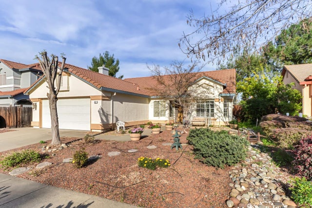 412 Brennen Circle, Roseville