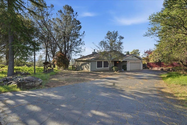 2836 La Crescenta Drive, Cameron Park