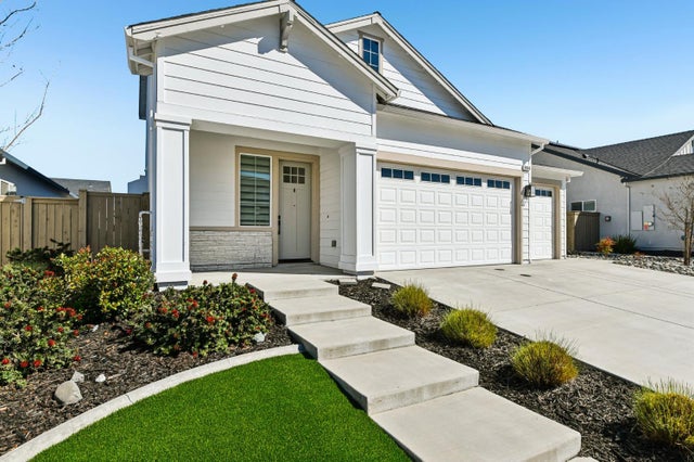 9048 Whitefish Way, Roseville