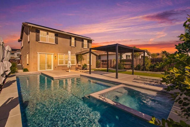 2883 Ridgecrest Drive, Lincoln