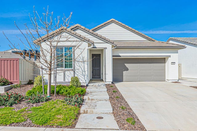 409 Fuchsia Court, Roseville