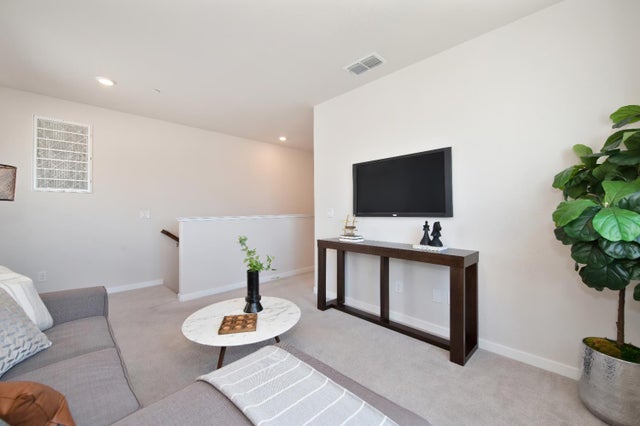 717 Swallowtail Court, Roseville