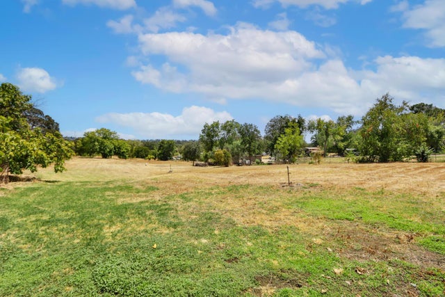 8130 Peerless Avenue, Orangevale