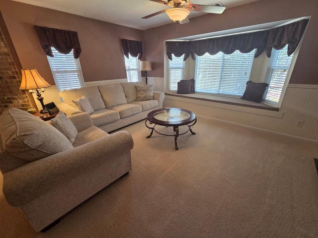 8289 Crossoak Way, Orangevale