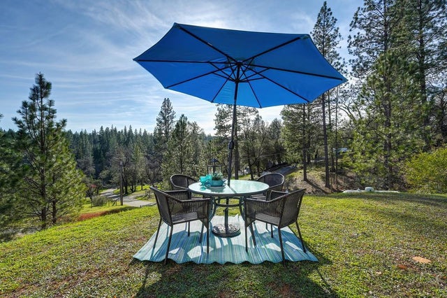 17630 Hillcrest Drive, Meadow Vista