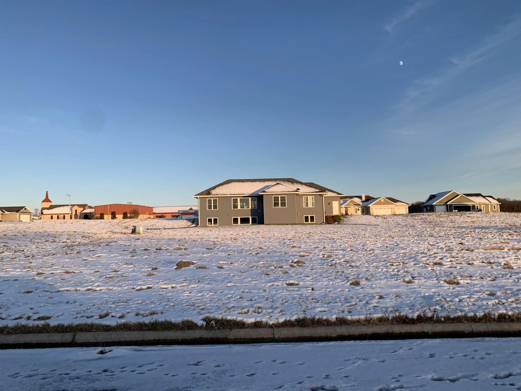 1507 Woodcrest St Lt31, Howards Grove