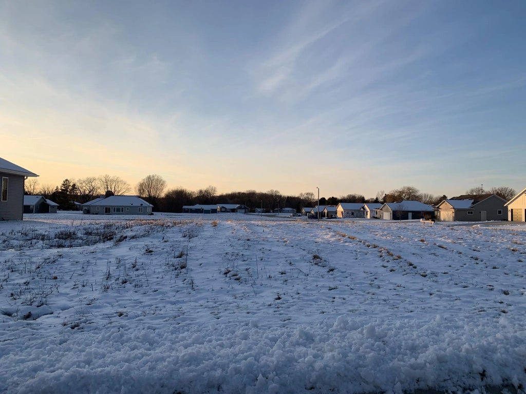 1500 Forest Grove St Lt33, Howards Grove