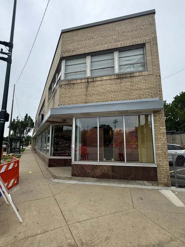 2528 E Washington Ave, Madison