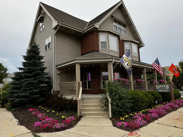 4629 N Port Washington Rd N, Glendale