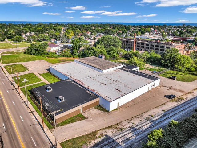 1325 16th St, Racine