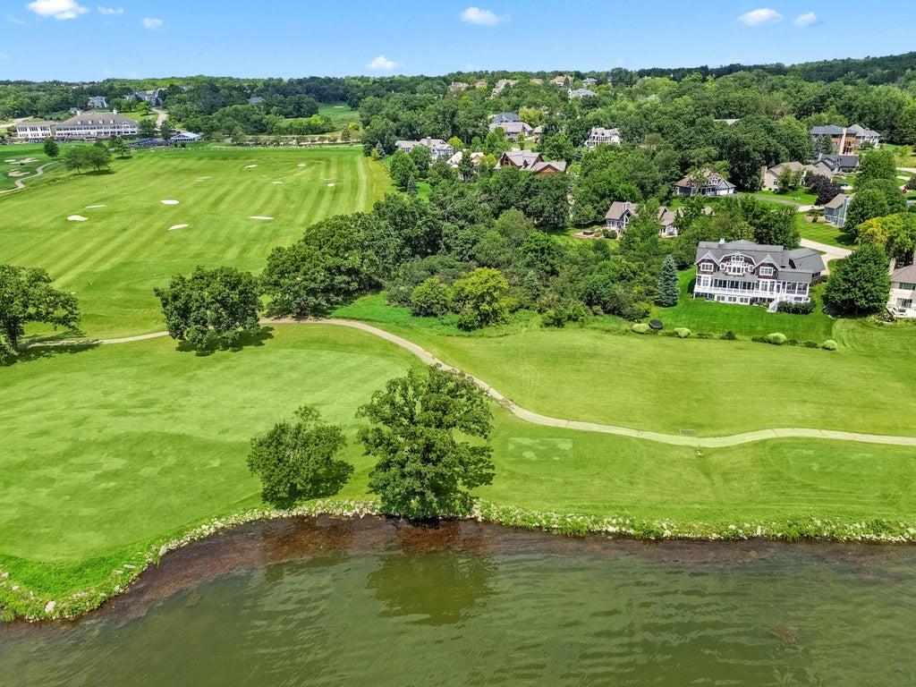 1140 Turnberry Ct, Geneva