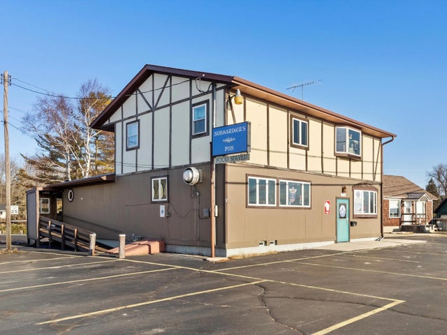 4220 Memorial Dr, Two Rivers