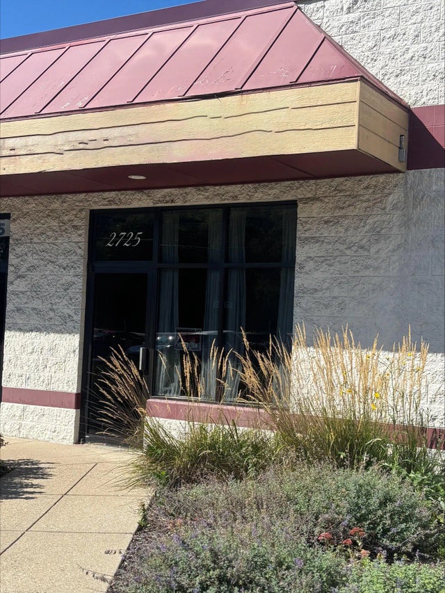 2725 S Calhoun Rd, New Berlin