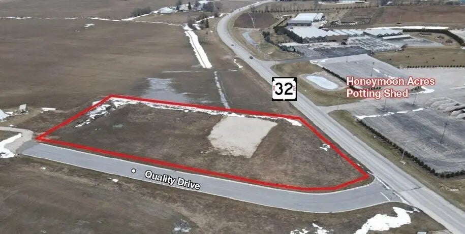 Lt1 Quality Dr, New Holstein