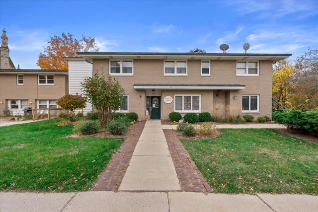 117 E Van Buren St, Port Washington