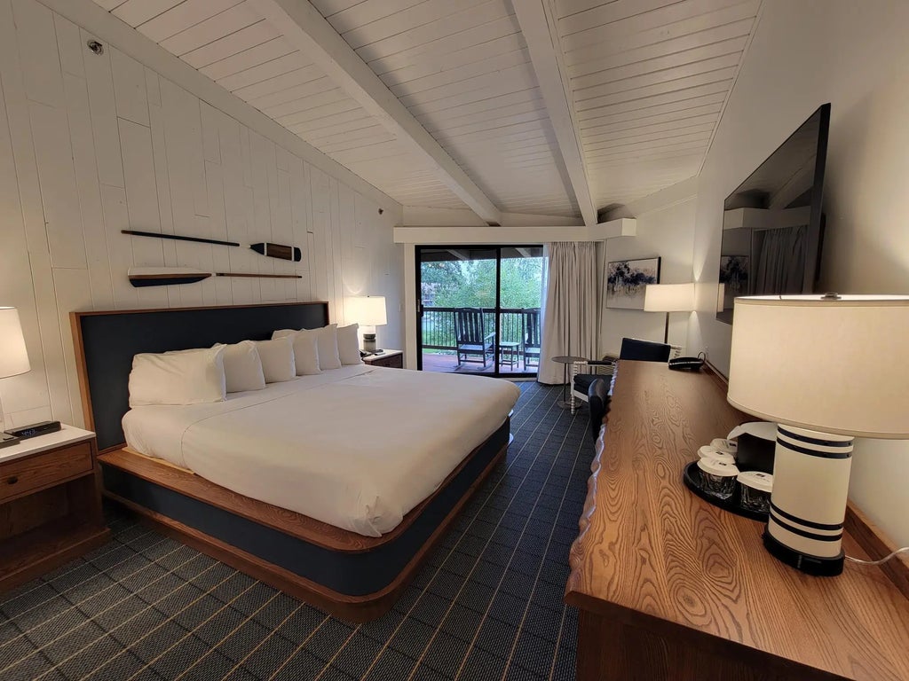 2400 E Geneva St 1318, Delavan