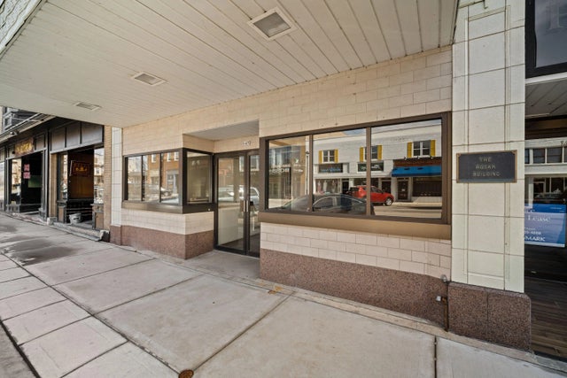 145 N Main St, West Bend