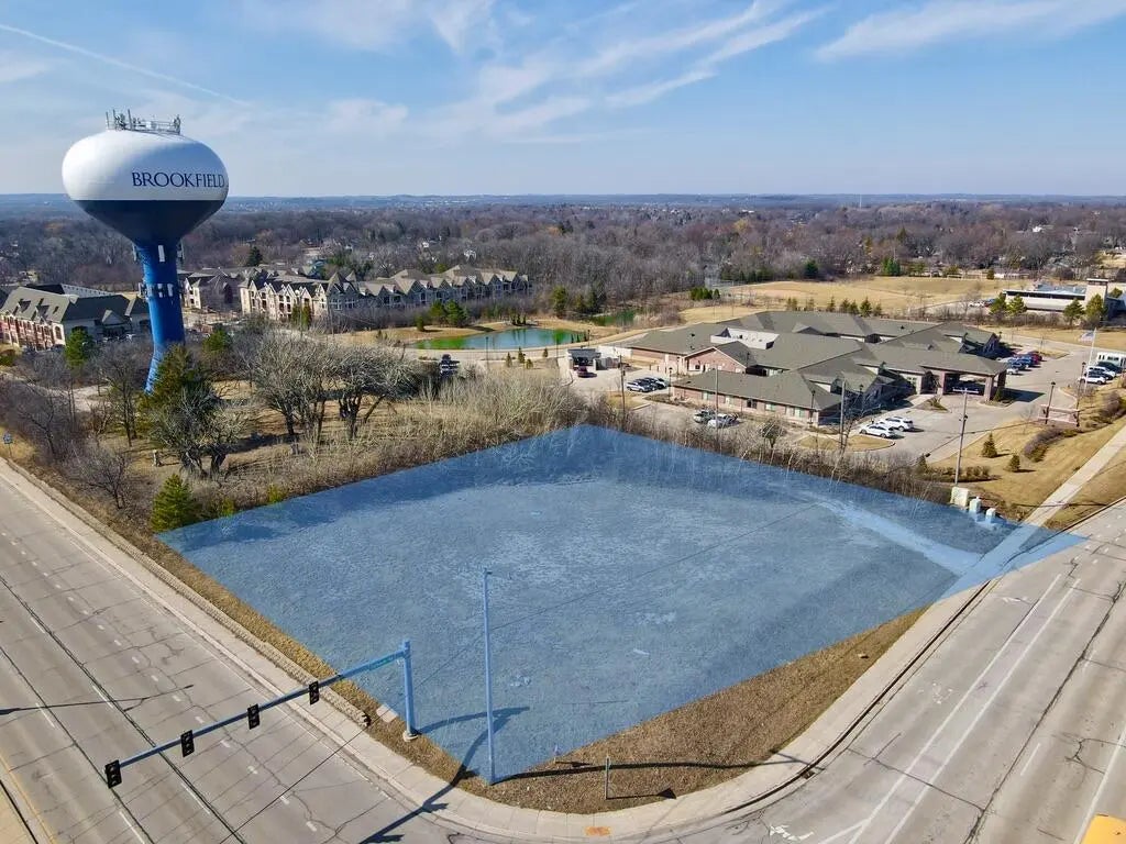 Lt2 Capitol Dr, Brookfield