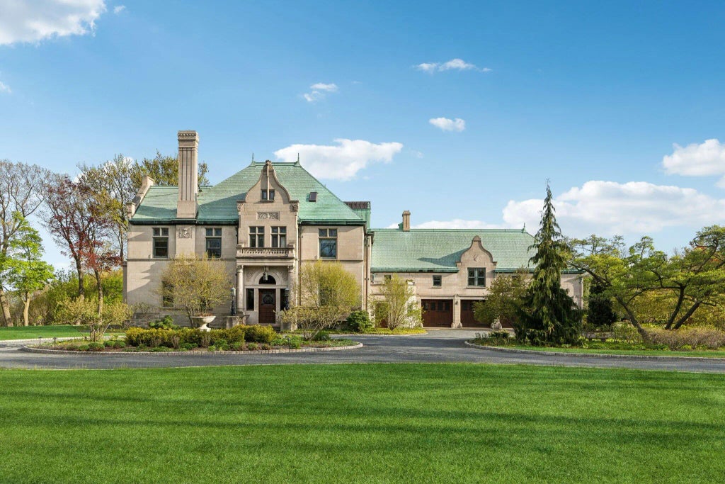 3432 N Lake Dr, Milwaukee