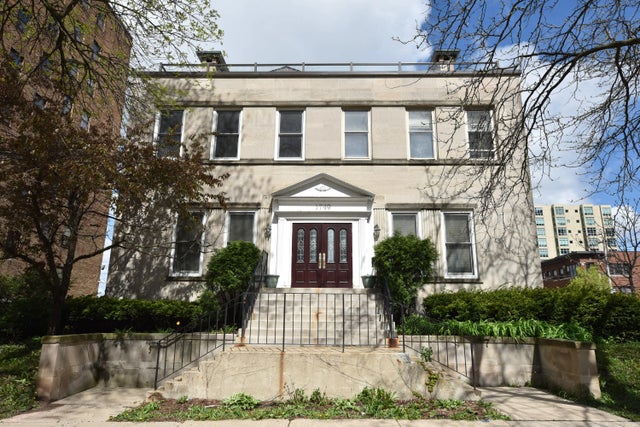 1749 N Prospect Ave, Milwaukee