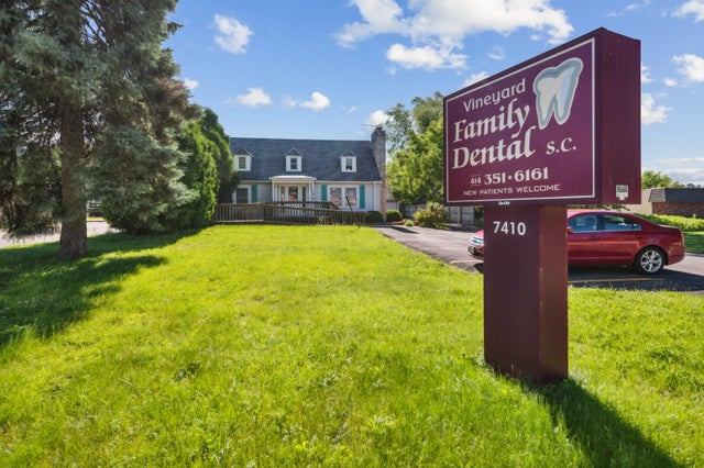 7410 N Teutonia Ave, Milwaukee