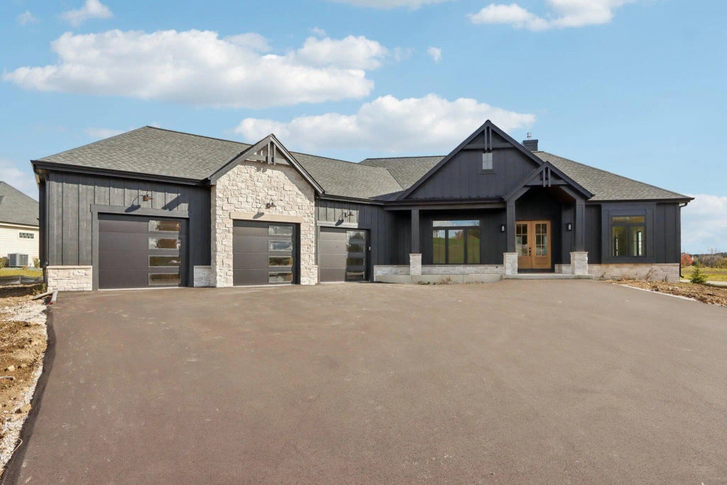 W279n6010 Serenity Dr, Merton