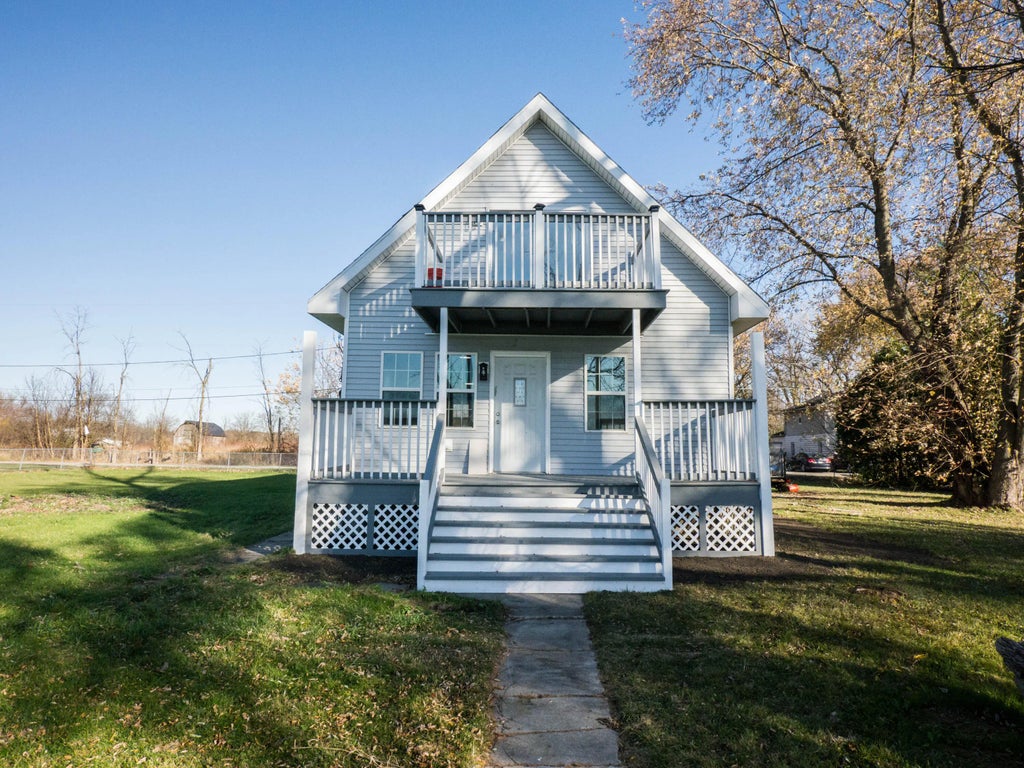 8428 Fox River Rd, Waterford