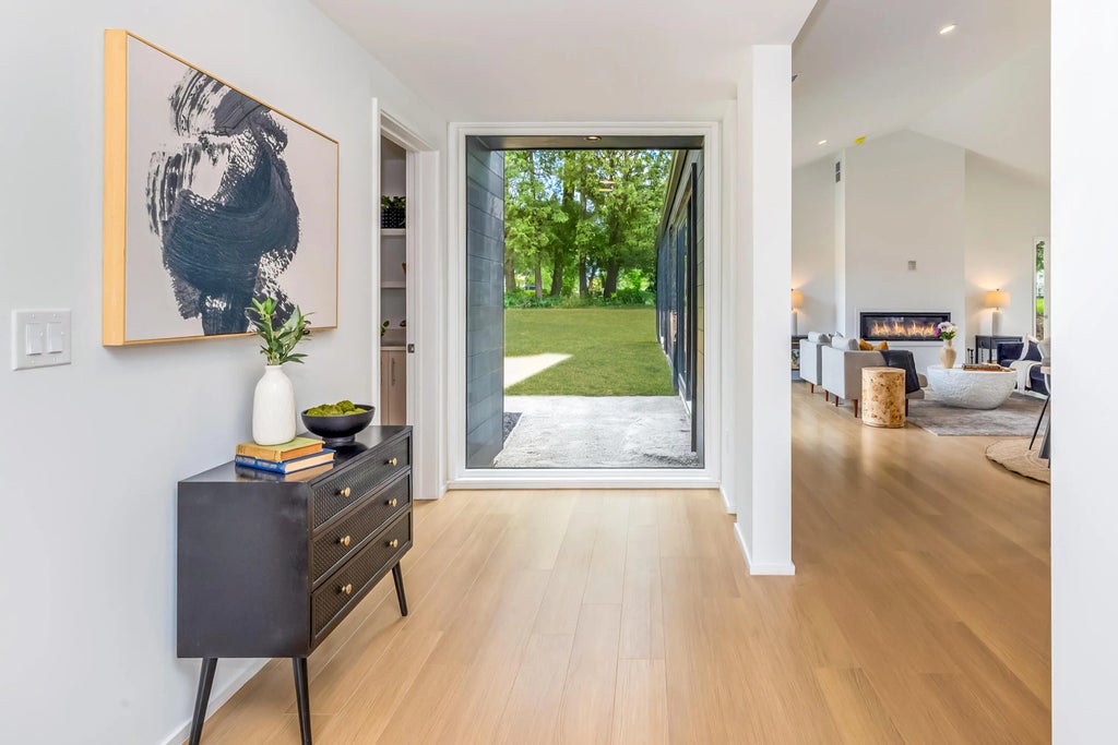 1197 Harmony Ln, Grafton