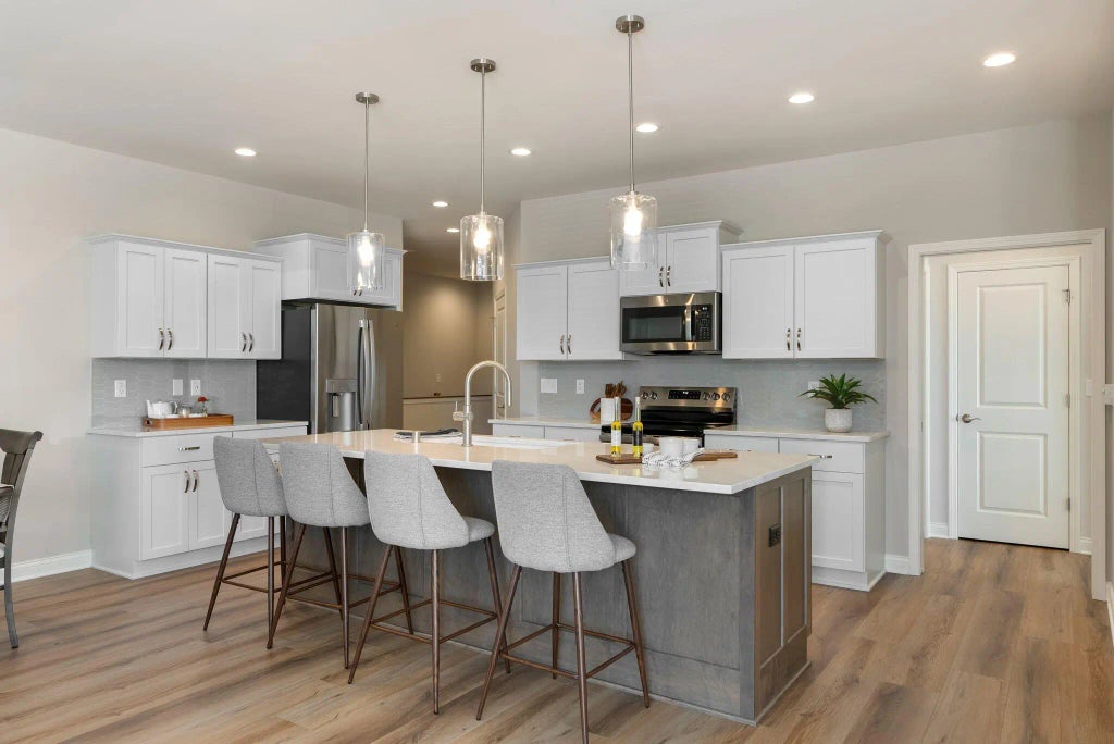 877 S Verona Cir 82, Grafton