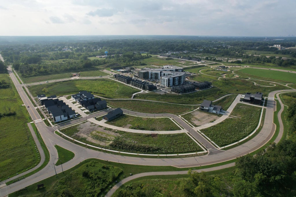 9393 S Lake Vista Pkwy 3004, Oak Creek