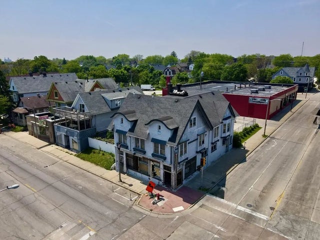 2671 N Holton St, Milwaukee